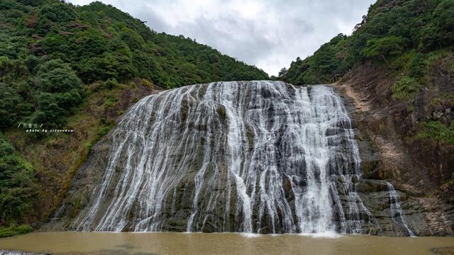 重大突破！马斯克宣布首例人类大脑芯片植入