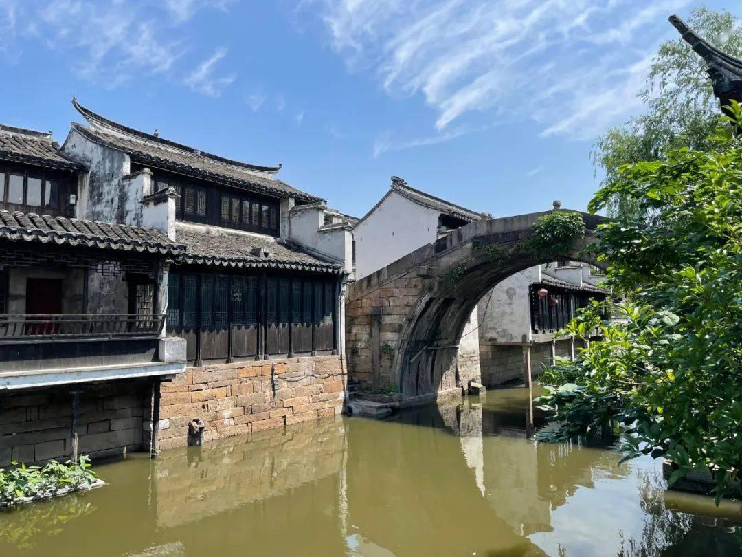 逃离木质小屋