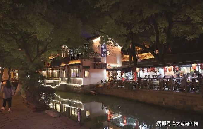 白球进黑洞选关版